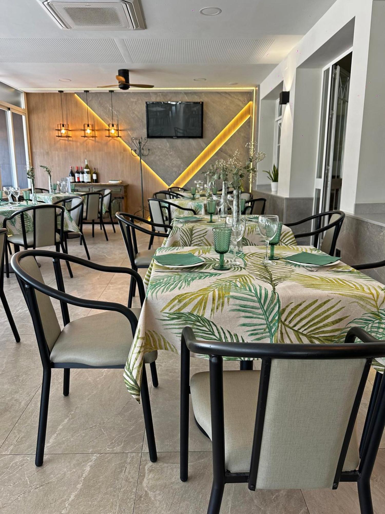 Hostal Restaurante El Cary Montemayor المظهر الخارجي الصورة