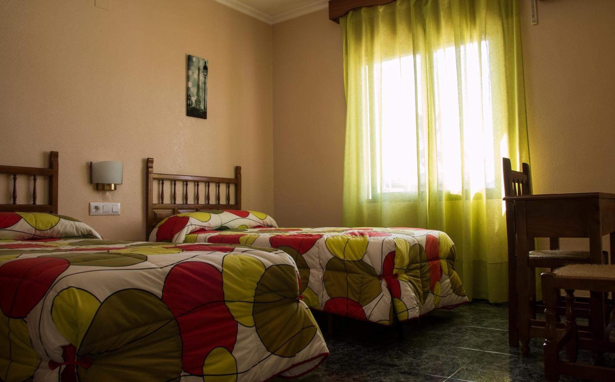 Hostal Restaurante El Cary Montemayor المظهر الخارجي الصورة
